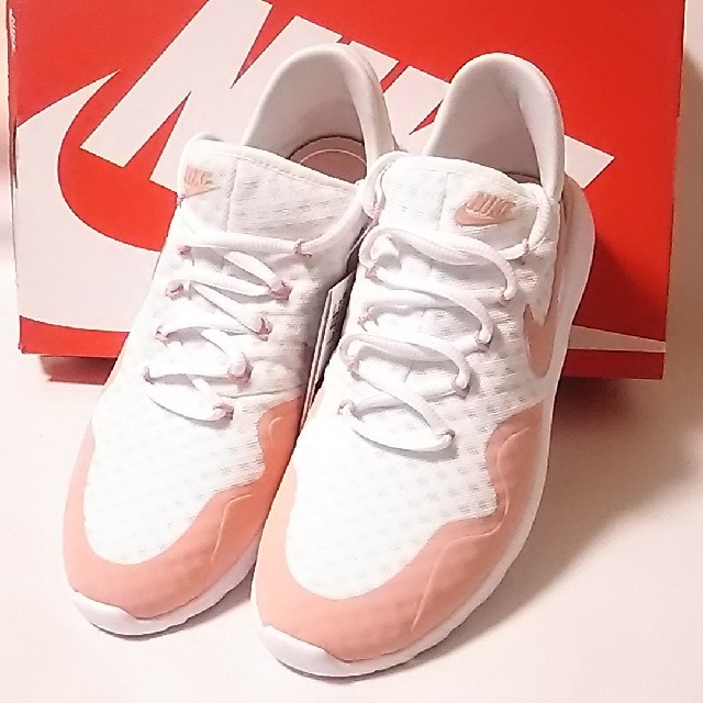 NIKE(ナイキ)の
定9720円CM着用!ナイキエアマックスサシャ新品スニーカー即完売白ピンク

 レディースの靴/シューズ(スニーカー)の商品写真