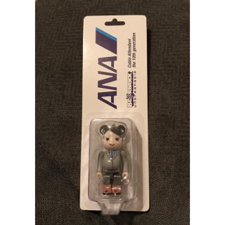 エーエヌエー(ゼンニッポンクウユ)(ANA(全日本空輸))のANA 2015年限定販売 制服姿 チャーム(キャラクターグッズ)