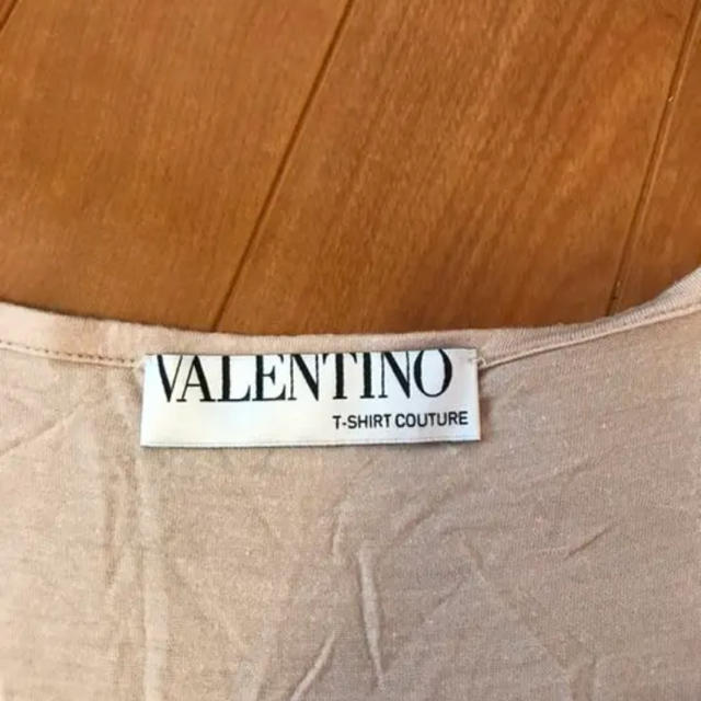 VALENTINO(ヴァレンティノ)のValentino オフショルダー リボン トップス レディースのトップス(カットソー(半袖/袖なし))の商品写真