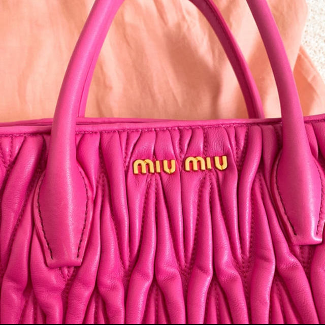 miumiuマトラッセバッグ