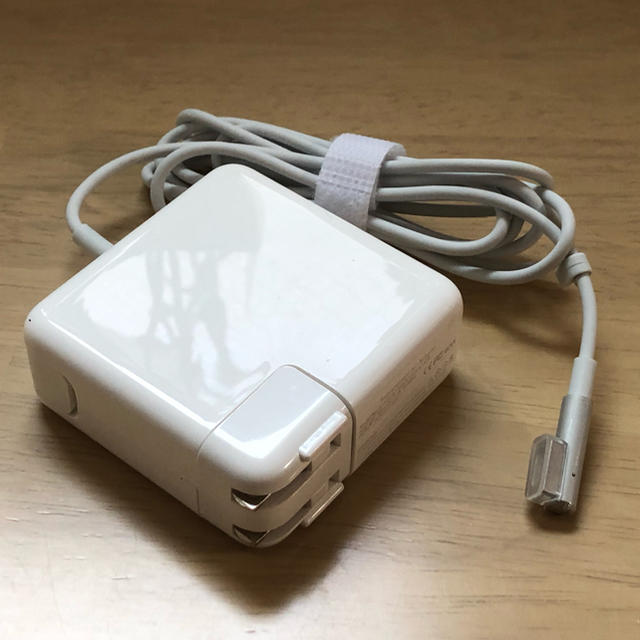 美品 MACBOOK AIR マックブック 充電器付き