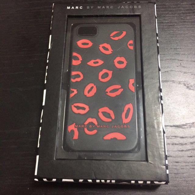 MARC BY MARC JACOBS(マークバイマークジェイコブス)のMARC iPhone5/5s ケース スマホ/家電/カメラのスマホアクセサリー(モバイルケース/カバー)の商品写真