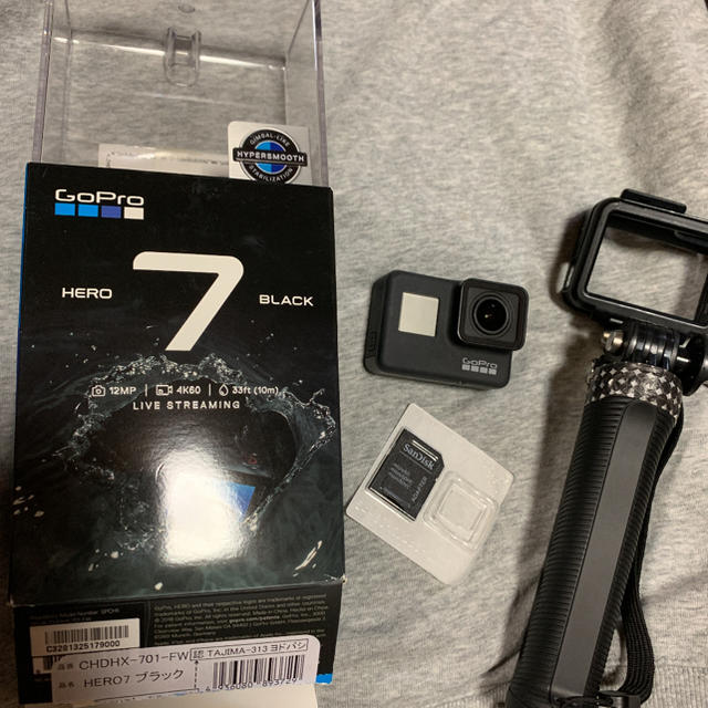 GoPro(ゴープロ)の限定値下げ中！！ 美品 箱付き Gopro HERO7 BLACK  スマホ/家電/カメラのカメラ(コンパクトデジタルカメラ)の商品写真