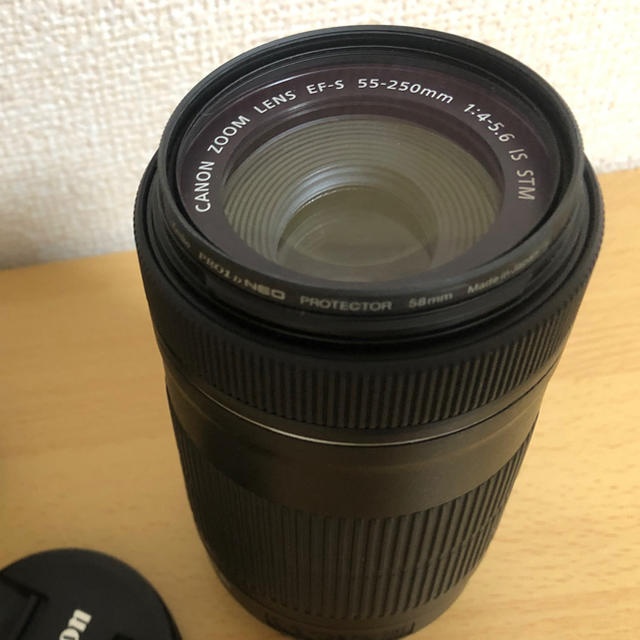 Canon(キヤノン)のCANON EF-S 55-250mm f4-5.6 IS STM スマホ/家電/カメラのカメラ(レンズ(ズーム))の商品写真