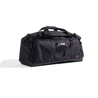 UNDEFEATED - UNDEFEATED × NIKE KOBE DUFFLE BAG バッグの通販|ラクマ