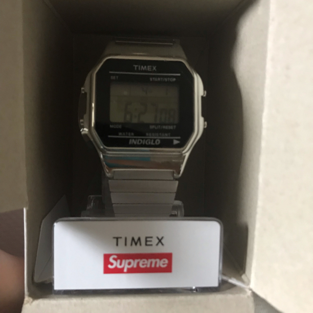 Supreme(シュプリーム)のsupreme timex silver digital watch メンズの時計(腕時計(デジタル))の商品写真