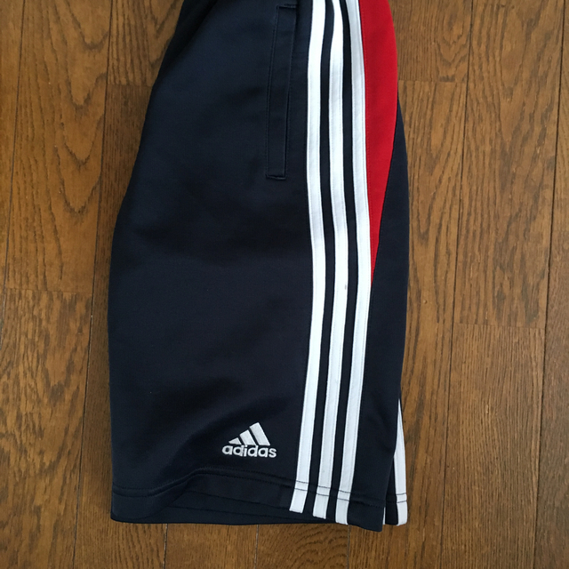 adidas(アディダス)のアディダスハーフパンツ キッズ/ベビー/マタニティのキッズ服男の子用(90cm~)(パンツ/スパッツ)の商品写真