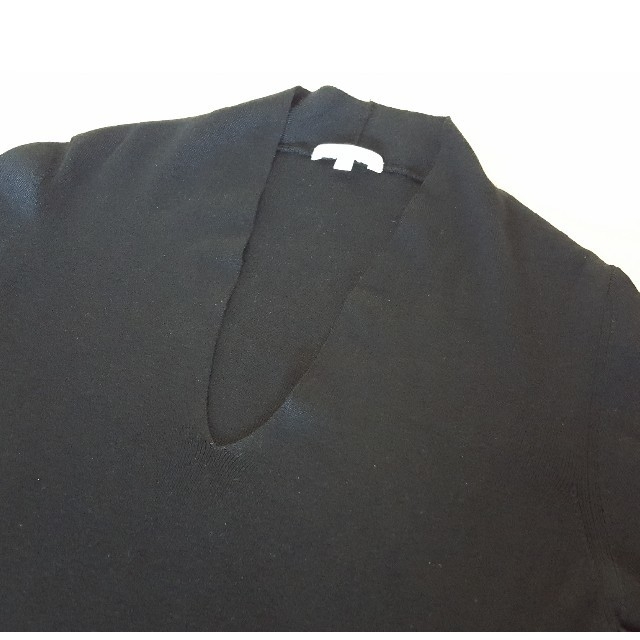TO BE CHIC(トゥービーシック)の◾あんず様専用◾TO BE CHIC 深Vネックニット 七分袖 黒 ブラック  レディースのトップス(ニット/セーター)の商品写真