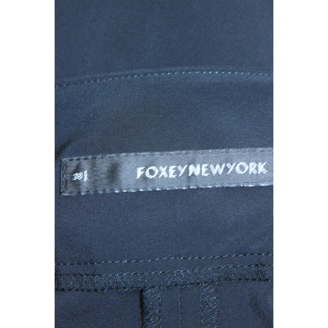 【美品】 FOXEY NEW YORK タック入り ストレッチ ハーフパンツ
