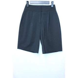 フォクシー(FOXEY)の【美品】 FOXEY NEW YORK タック入り ストレッチ ハーフパンツ(ハーフパンツ)