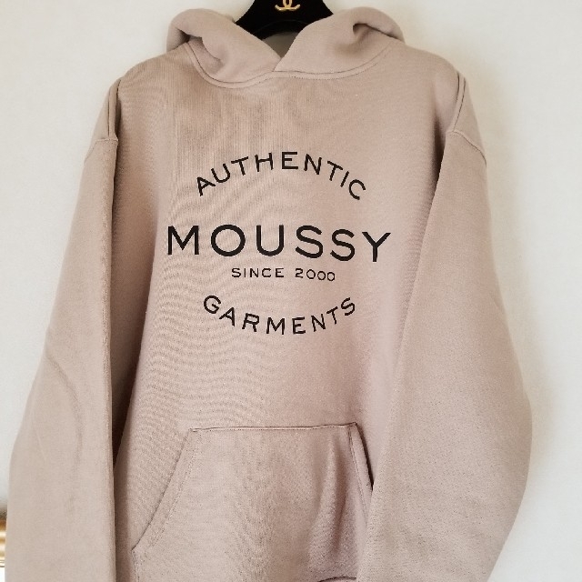 moussy(マウジー)のmoussy   数量限定パーカー   新品未使用タグ付き レディースのトップス(パーカー)の商品写真