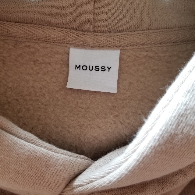 moussy(マウジー)のmoussy   数量限定パーカー   新品未使用タグ付き レディースのトップス(パーカー)の商品写真