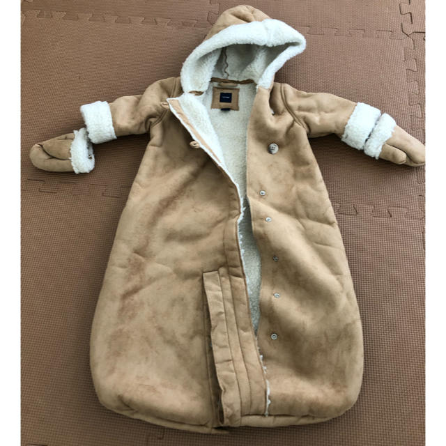 babyGAP(ベビーギャップ)のbabyGap ムートンコート キッズ/ベビー/マタニティのベビー服(~85cm)(ジャケット/コート)の商品写真