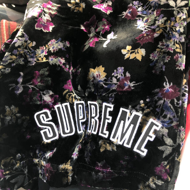 Supreme(シュプリーム)のsupreme floral baseball short M メンズのパンツ(ショートパンツ)の商品写真