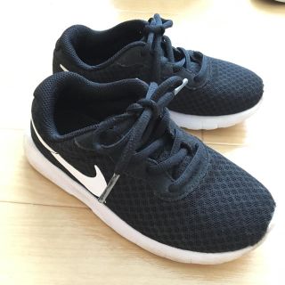 ナイキ(NIKE)のNIKE ブラック×ホワイトタンジュン＊18cm(スニーカー)