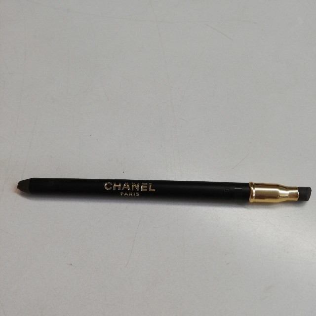 CHANEL(シャネル)のCHANEL  LE  CRAYON  YEUX  アイライナー コスメ/美容のベースメイク/化粧品(アイライナー)の商品写真