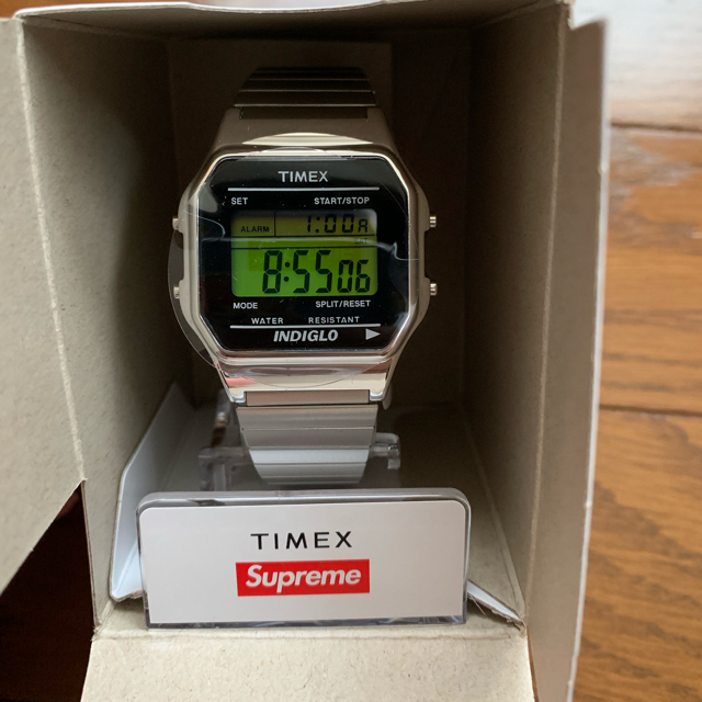 Supreme(シュプリーム)のsupreme timex シルバー メンズの時計(腕時計(デジタル))の商品写真