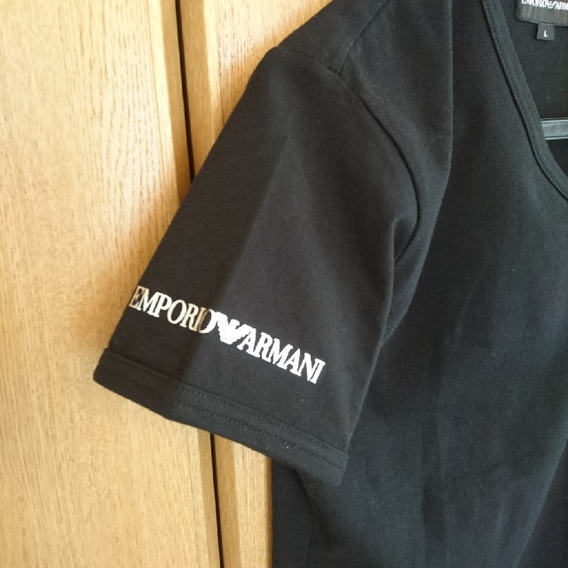 Emporio Armani(エンポリオアルマーニ)の【新品未使用】エンポリオアルマーニ VネックTシャツ ブラック Lサイズ  メンズのトップス(Tシャツ/カットソー(半袖/袖なし))の商品写真