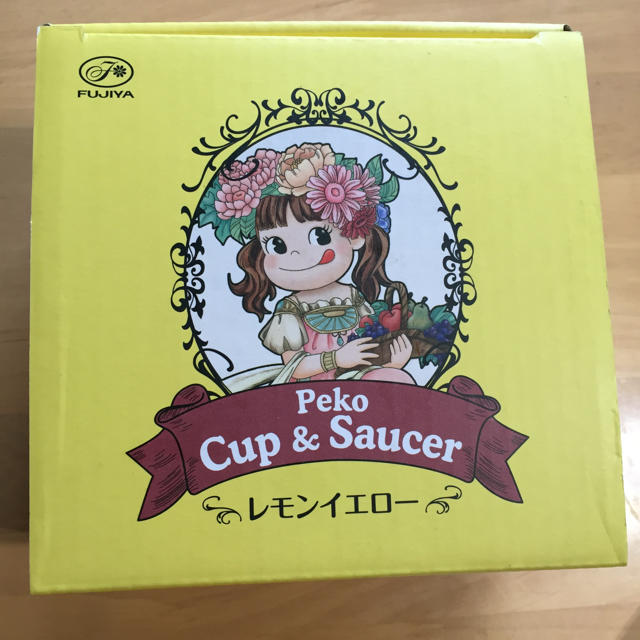 不二家(フジヤ)のカップ&ソーサー  ペコちゃん インテリア/住まい/日用品のキッチン/食器(グラス/カップ)の商品写真