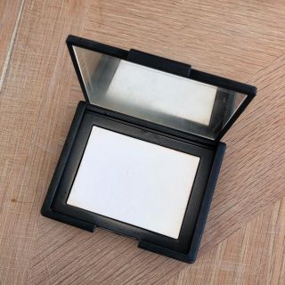 ナーズ(NARS)のNARS プレストパウダー リフレクティングセッティングパウダー (フェイスパウダー)