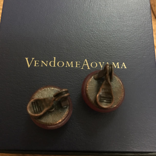 Vendome Aoyama(ヴァンドームアオヤマ)のワインカラー イヤリング ハンドメイドのアクセサリー(イヤリング)の商品写真