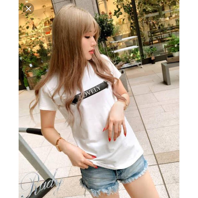 Rady - Rady フレームLOVELY Tシャツの通販 by ﾟ*♥ありがとうござい ...