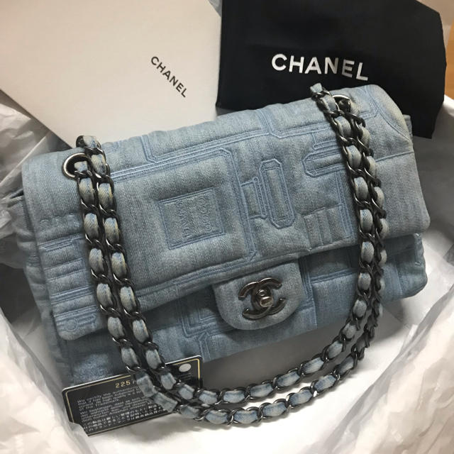 CHANEL(シャネル)のまい様専用　22番台 シャネル デニム チェーンショルダーバッグ フラップバッグ レディースのバッグ(ショルダーバッグ)の商品写真