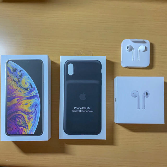 Apple(アップル)の純正EarPods(新品) with Lightning スマホ/家電/カメラのオーディオ機器(ヘッドフォン/イヤフォン)の商品写真