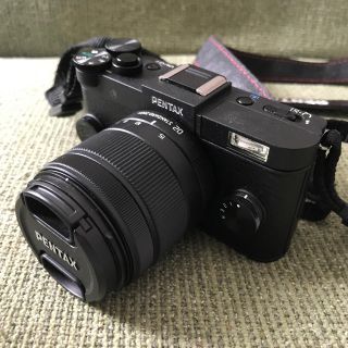 ペンタックス(PENTAX)のPENTAX Q-S1 ダブルズームレンズキット(ミラーレス一眼)