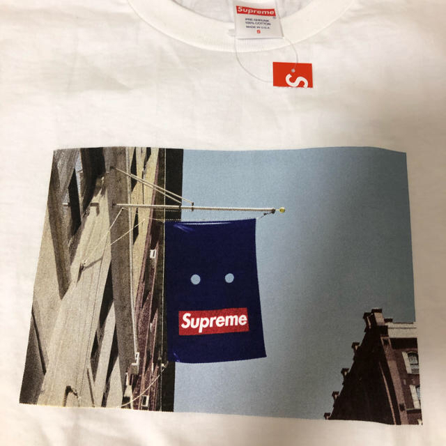 Supreme(シュプリーム)のSupreme Banner Tee 白s 早い者勝ち メンズのトップス(Tシャツ/カットソー(半袖/袖なし))の商品写真