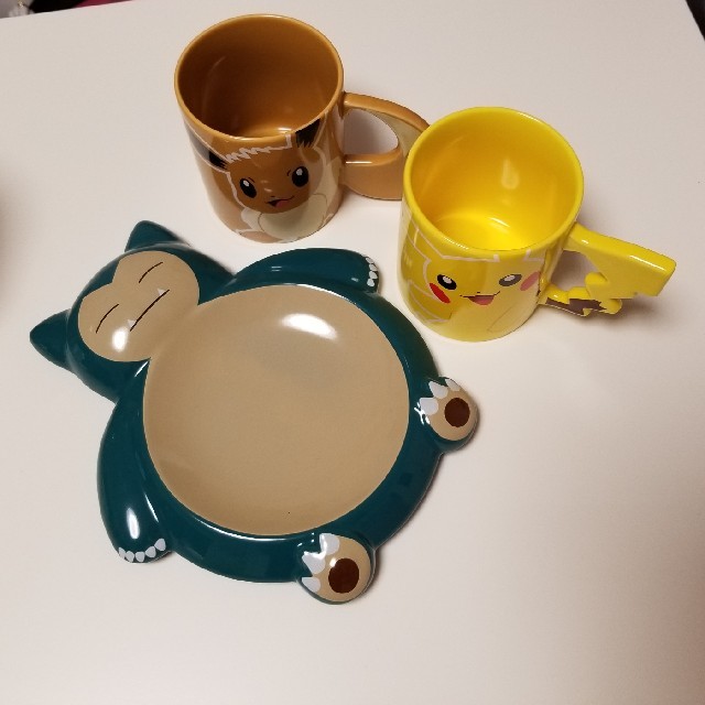 ポケモン ポケモンカフェ限定 イーブイマグカップ ピカチュウマグカップ カビゴンプレートの通販 By Reichi S Shop ポケモンならラクマ