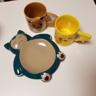 ポケモン(ポケモン)のポケモンカフェ限定　イーブイマグカップ　ピカチュウマグカップ　カビゴンプレート(グラス/カップ)