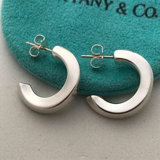 ティファニー(Tiffany & Co.)のTiffanyのナイフエッジ フープ ピアス　希少(ピアス)