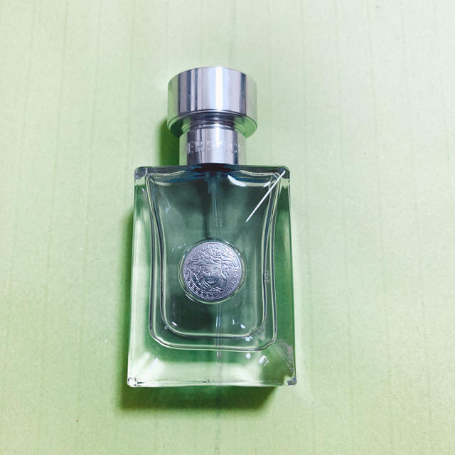 VERSACE(ヴェルサーチ)のヴェルサーチ プールオム 30ml コスメ/美容の香水(香水(男性用))の商品写真