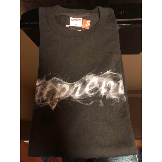 Supreme(シュプリーム)のBlack最安値 Supreme 19FW smoke Tee 黒 mサイズ メンズのトップス(Tシャツ/カットソー(半袖/袖なし))の商品写真