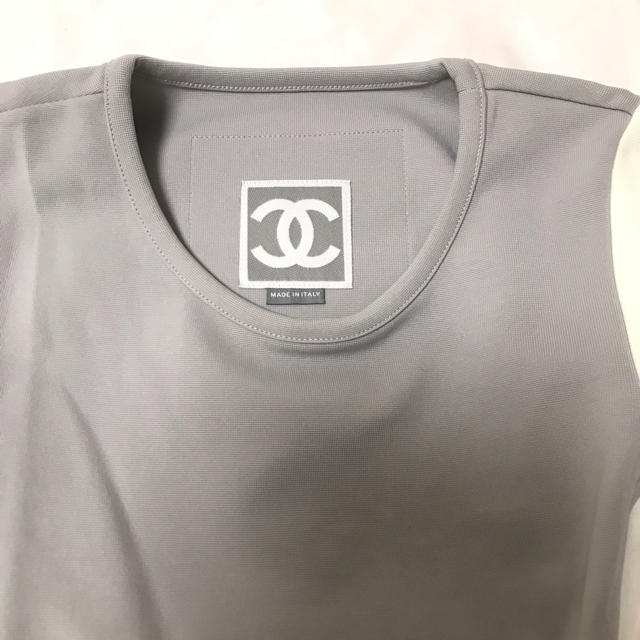 CHANEL(シャネル)の未使用★CHANEL レア物 スポーツライン ココマーク トップス シャネル レディースのトップス(Tシャツ(半袖/袖なし))の商品写真