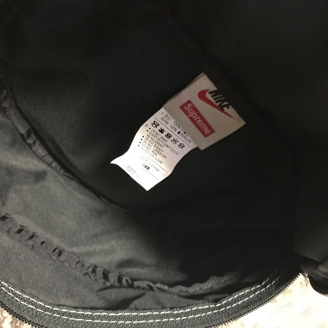 Supreme(シュプリーム)のsupreme nike コラボ shoulder bag 美中古 メンズのバッグ(ショルダーバッグ)の商品写真