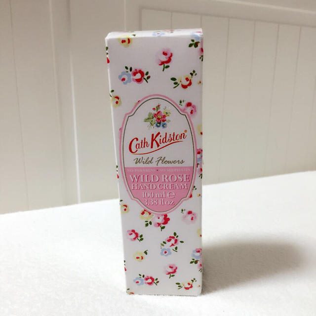 Cath Kidston(キャスキッドソン)のYukipon様専用 コスメ/美容のボディケア(ハンドクリーム)の商品写真