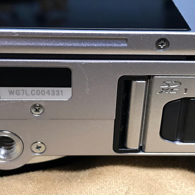 LUMIX GX7MK2シルバー SUNDISK8GBメモリーカード付きカメラ