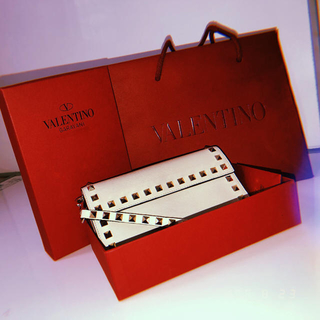 ヴァレンティノ(VALENTINO)のバレンティノ  バレンチノ  valentino 財布(財布)