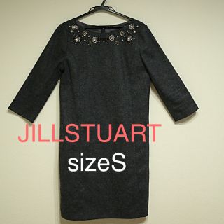 ジルスチュアート(JILLSTUART)のJILLSTUART 7分袖 ビジューワンピース(ひざ丈ワンピース)