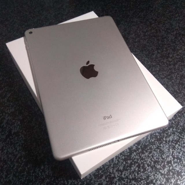 iPad(アイパッド)のApple IPad air2 64GB シルバー スマホ/家電/カメラのPC/タブレット(タブレット)の商品写真