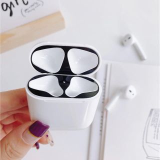 ☆AirPods （エアポッズ）ダストガードカバー 金属製ブラック(ヘッドフォン/イヤフォン)