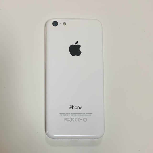 Apple(アップル)のiPhone 5c White 8 GB au docomo スマホ/家電/カメラのスマートフォン/携帯電話(スマートフォン本体)の商品写真