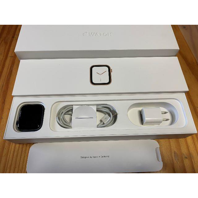 Apple Watch(アップルウォッチ)のApple Watch Series4 44mm GPSモデル※中古美品・完動品 スマホ/家電/カメラのスマホ/家電/カメラ その他(その他)の商品写真