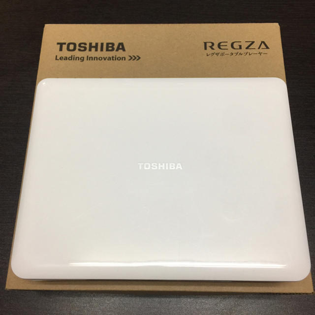 東芝(トウシバ)のポータブルDVDプレーヤー 東芝 7v型 ホワイト スマホ/家電/カメラのテレビ/映像機器(DVDプレーヤー)の商品写真