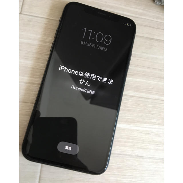 Apple(アップル)のiPhoneX docomo 64G ジャンク 白ロム スマホ/家電/カメラのスマートフォン/携帯電話(スマートフォン本体)の商品写真