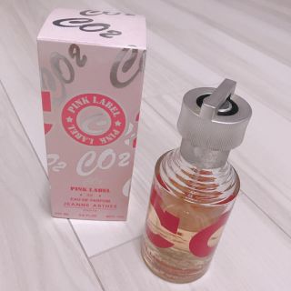 ジャンヌアルテス(JEANNE ARTHES)のシーオーツー ピンクレーベル 100ml(香水(女性用))