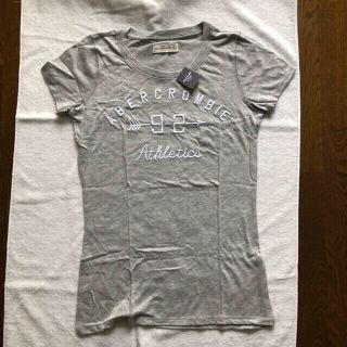 アバクロンビーアンドフィッチ(Abercrombie&Fitch)の★新品 タグ付き アバクロ  刺繍Tシャツ 最終値下げ 処分価格(Tシャツ(半袖/袖なし))