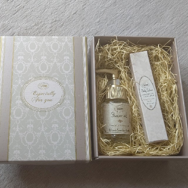 SABON(サボン)の【新品・未使用】SABON シャワーオイル・ボディローション コスメ/美容のボディケア(バスグッズ)の商品写真